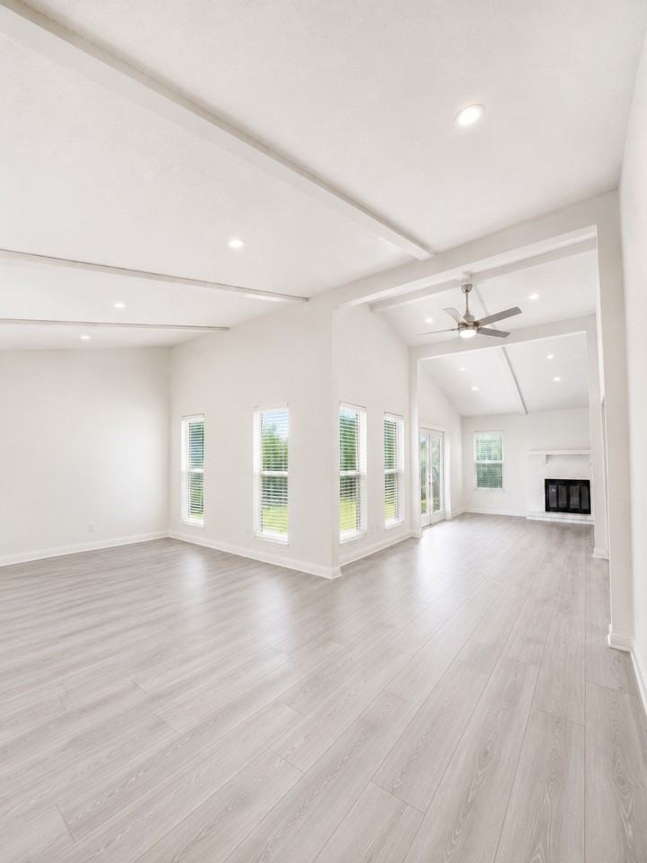 2906 Peppertree Pl - Photo 4 of 15