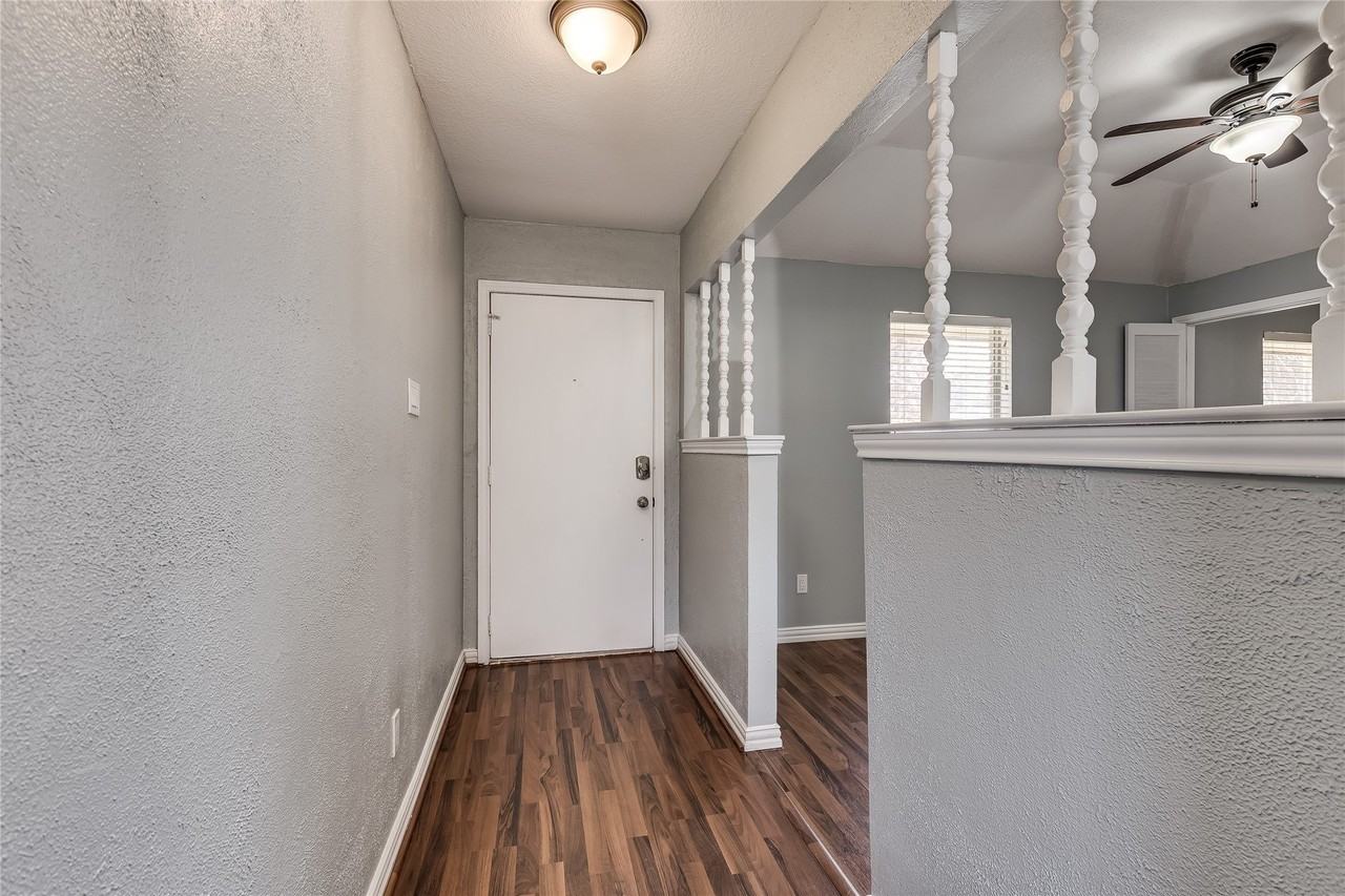 3807 Spring Hollow Dr - Photo 4 of 27