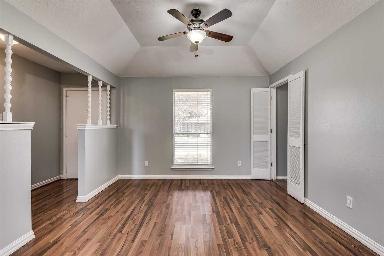 3807 Spring Hollow Dr - Photo 5 of 27