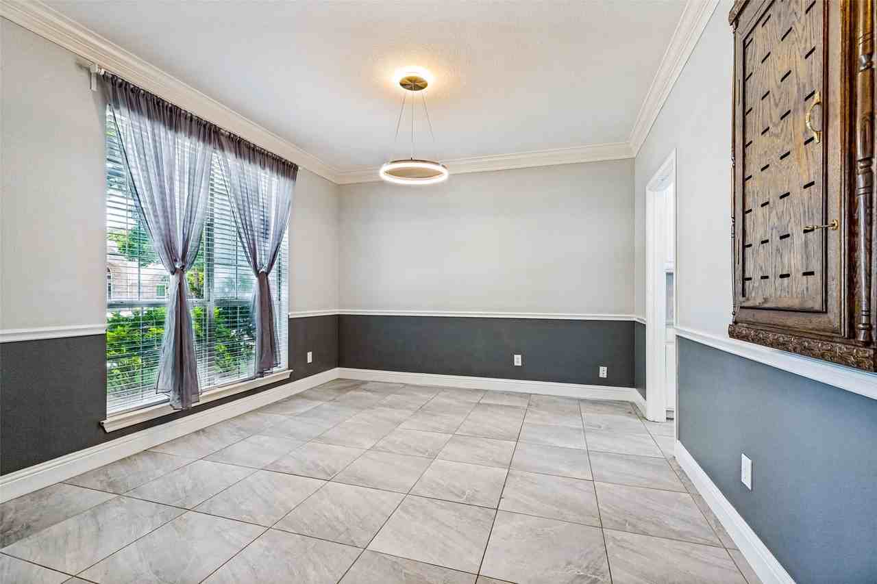 110 Falcon Creek Dr - Photo 4 of 11