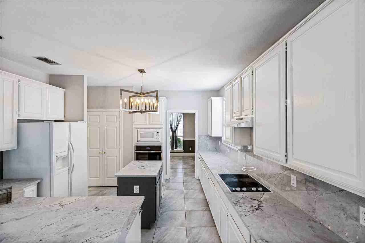 110 Falcon Creek Dr - Photo 5 of 11