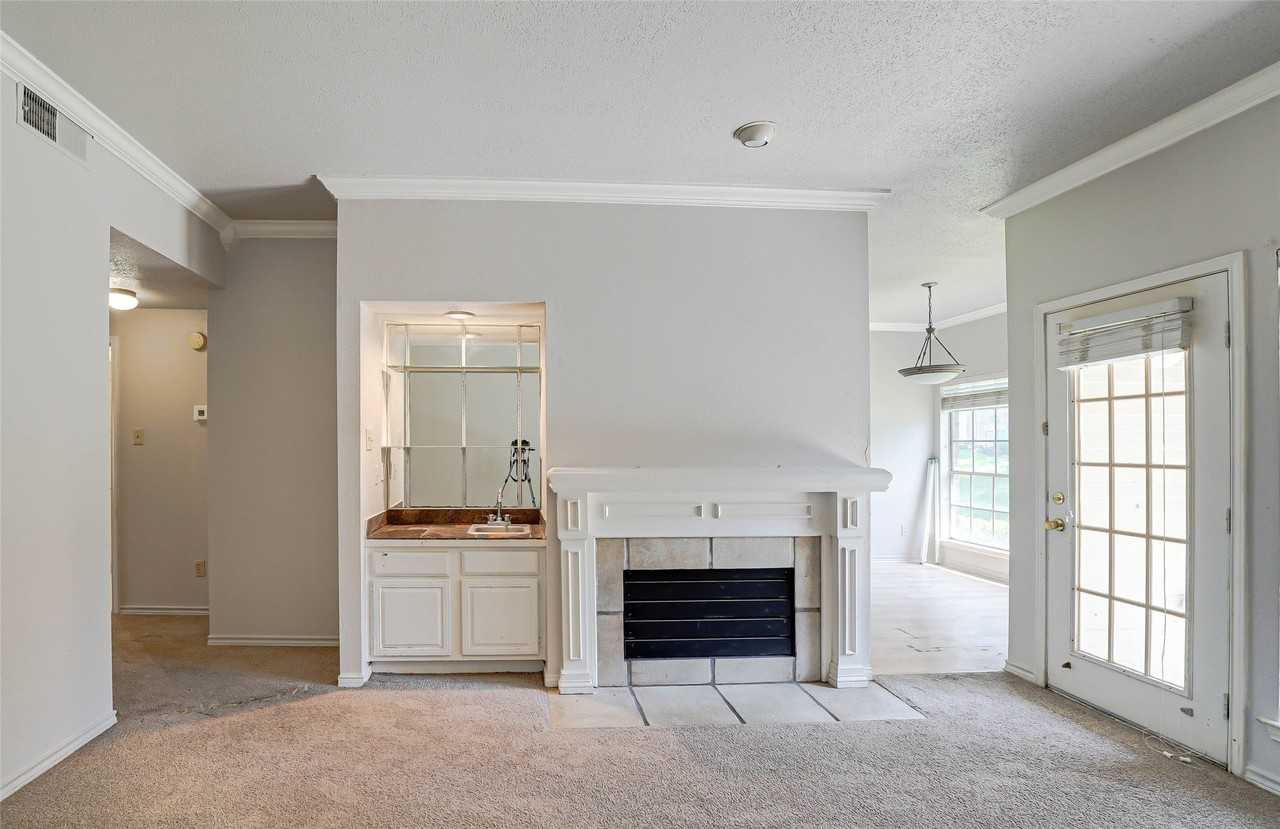 3550 Country Square Dr #409 - Photo 4 of 27