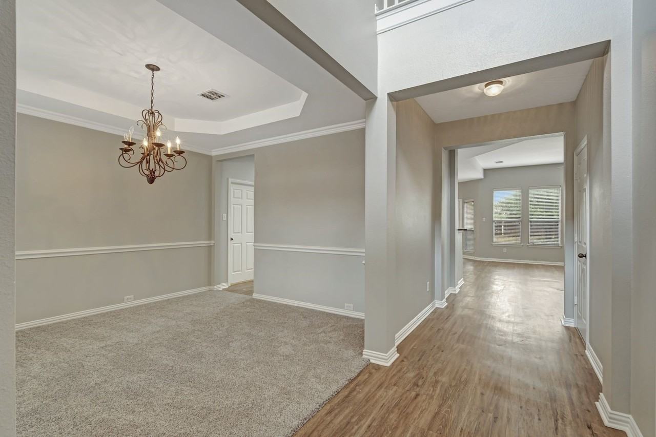210 Red Bluff Dr - Photo 2 of 34