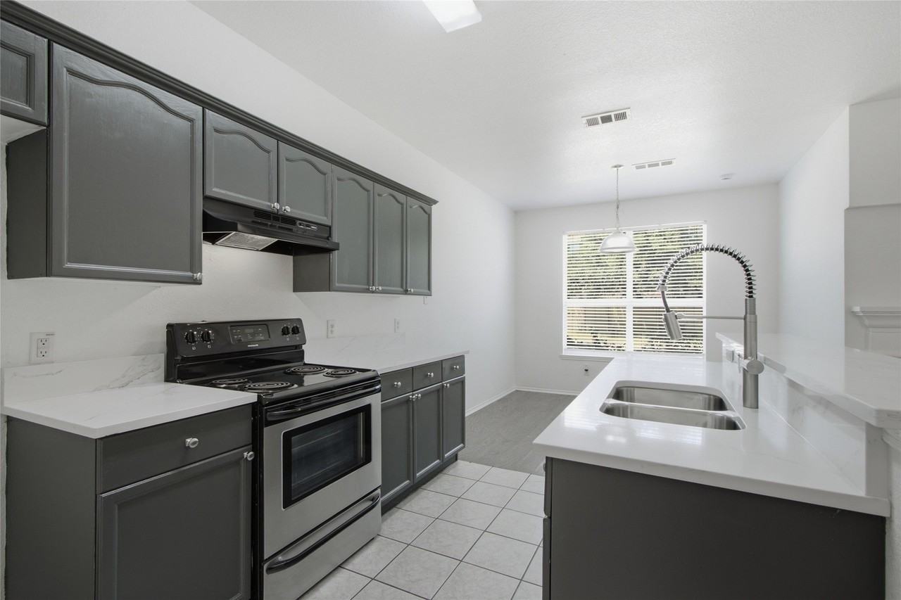 1504 Park Lane Dr - Photo 6 of 30