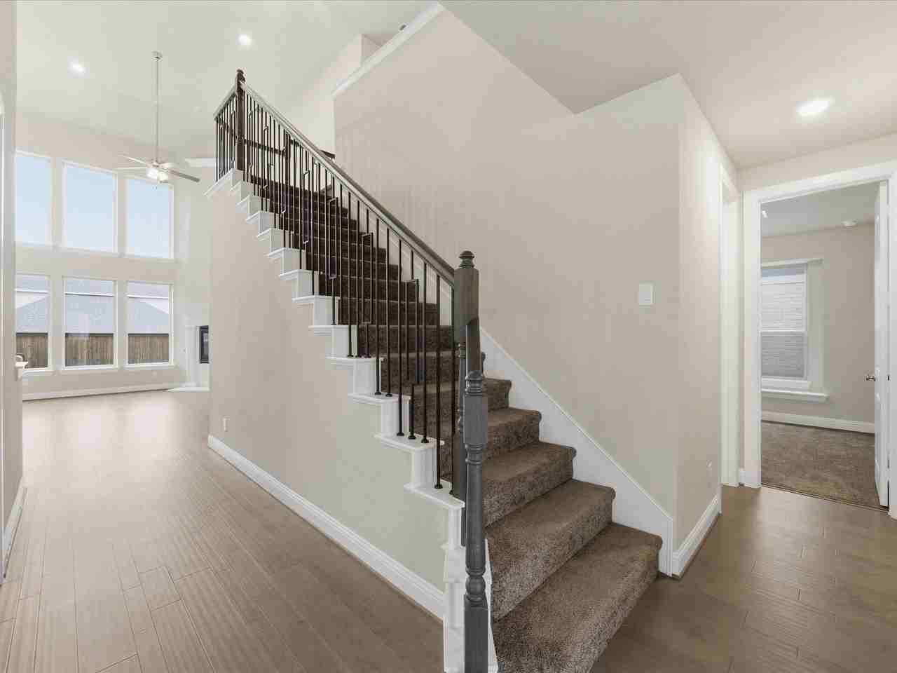 3505 Orion Pl - Photo 5 of 28