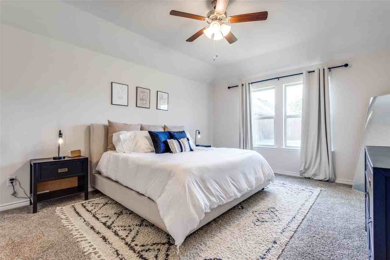 816 Goldenrod Ln - Photo 7 of 13