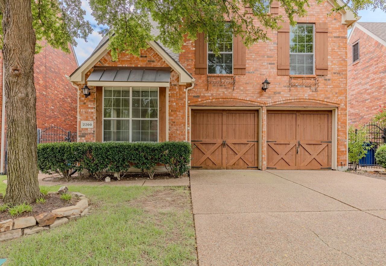 2200 Stone Creek Dr - Photo 2 of 28