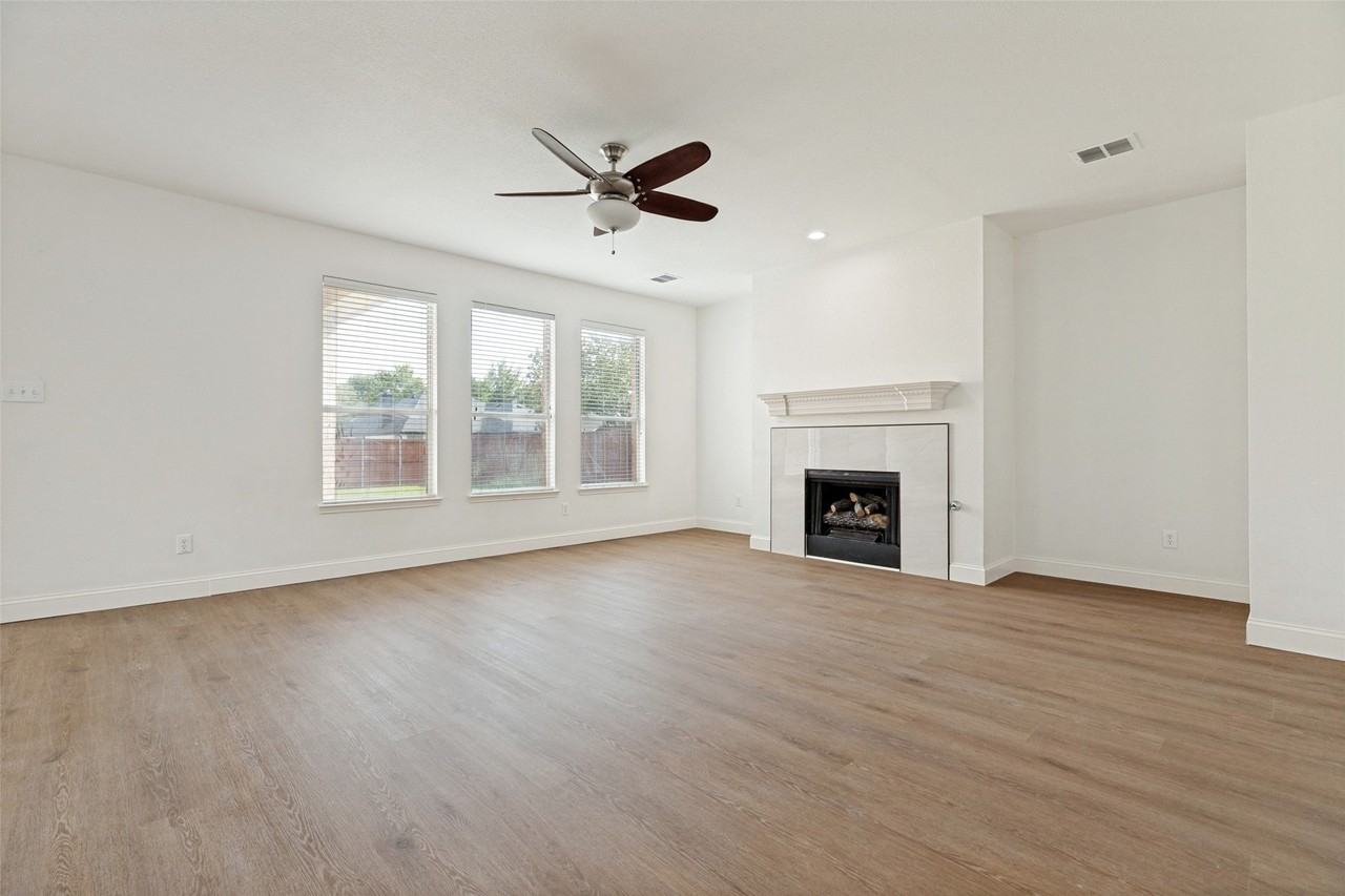 5925 Pine Meadow Ln - Photo 7 of 27
