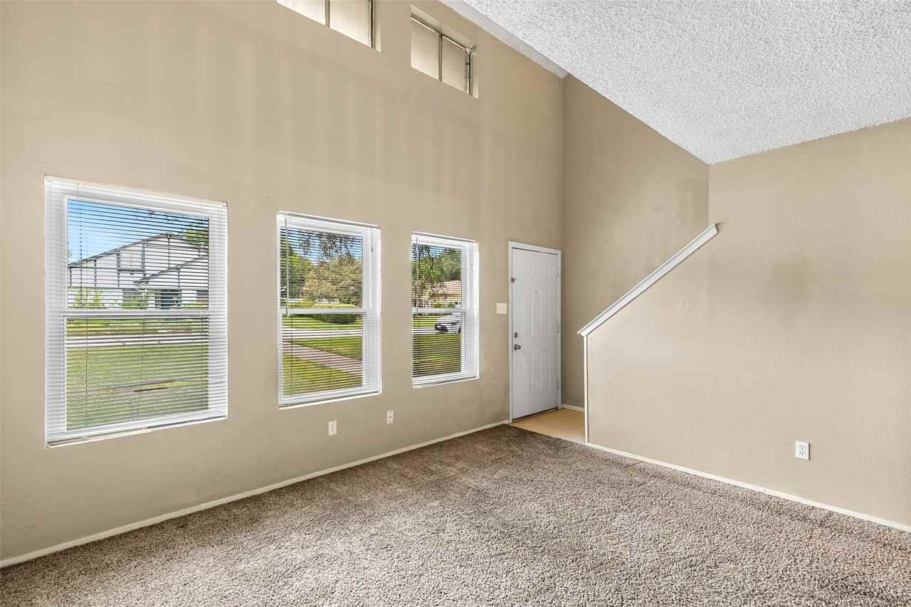 1140 Tyra Ln #C - Photo 4 of 21