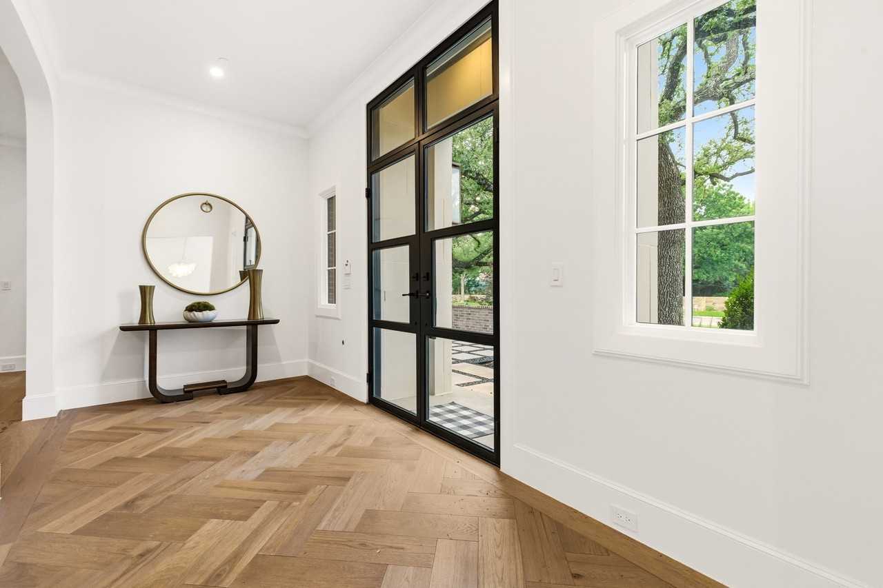 5925 Williamstown Rd - Photo 2 of 40