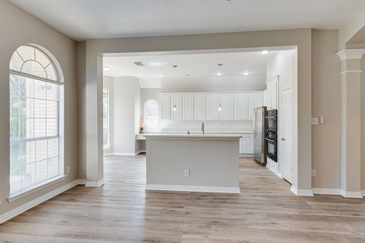145 Hearthwood Dr - Photo 6 of 26