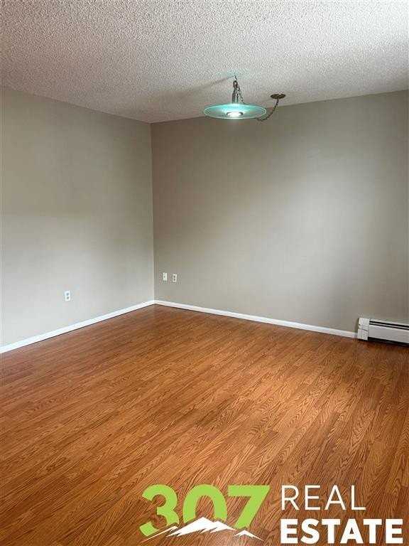 2904 Sheridan Ave - Photo 4 of 17