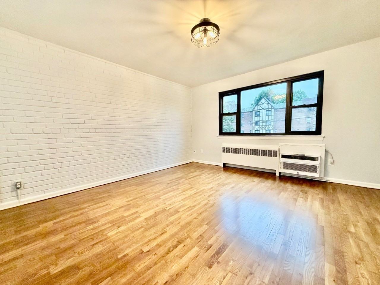 115 Stonelea Pl - Photo 2 of 9