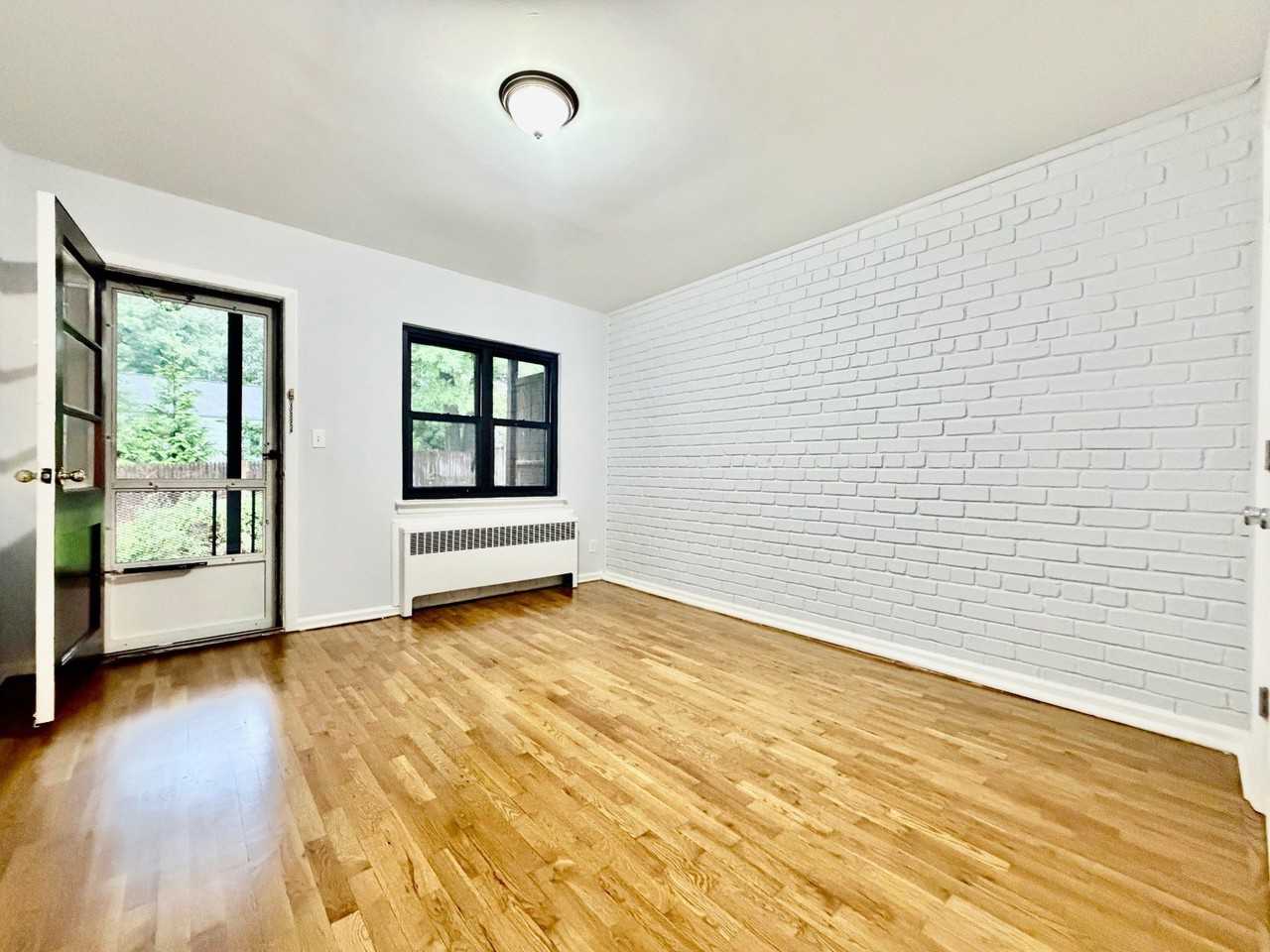 115 Stonelea Pl - Photo 4 of 9