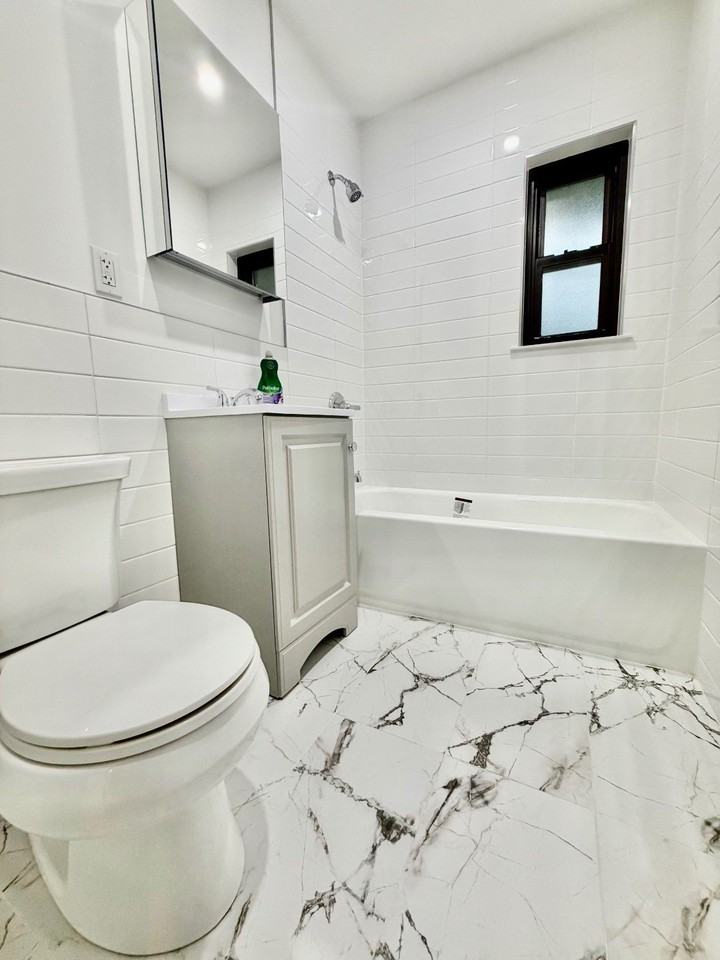 115 Stonelea Pl - Photo 5 of 9