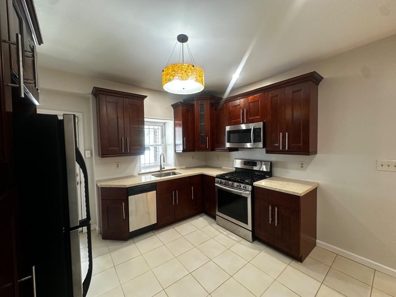 315 N Holly St #1 - Photo 7 of 16