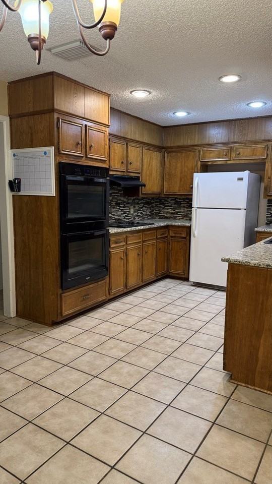 2602 Wydewood Dr - Photo 6 of 26
