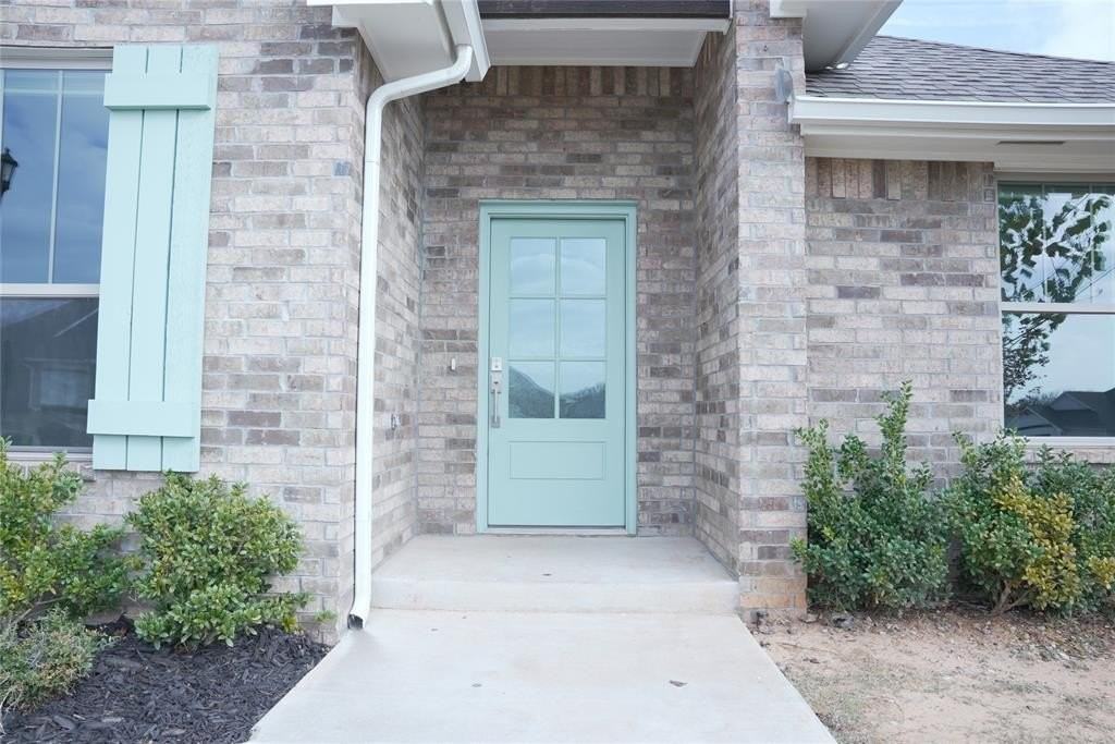 5216 Bing Cir - Photo 2 of 46