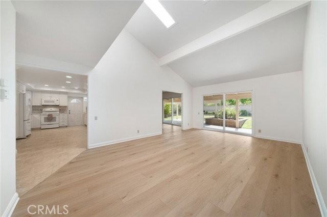24382 Macedo Dr - Photo 4 of 8
