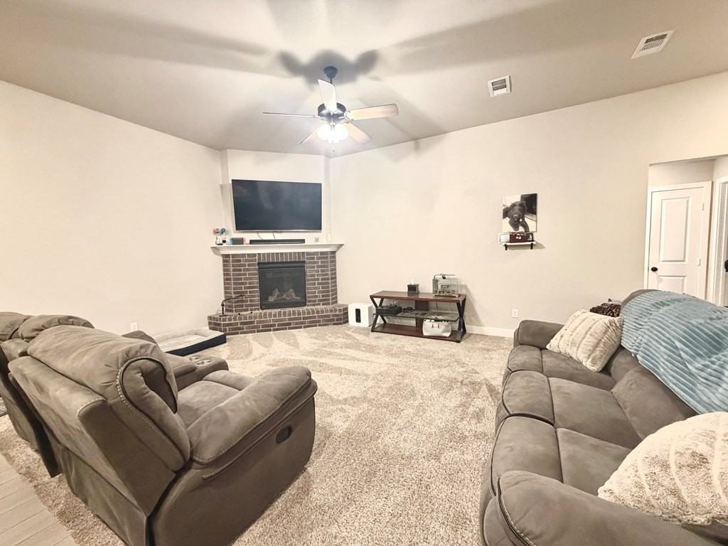 2409 Ranch Ave - Photo 2 of 27