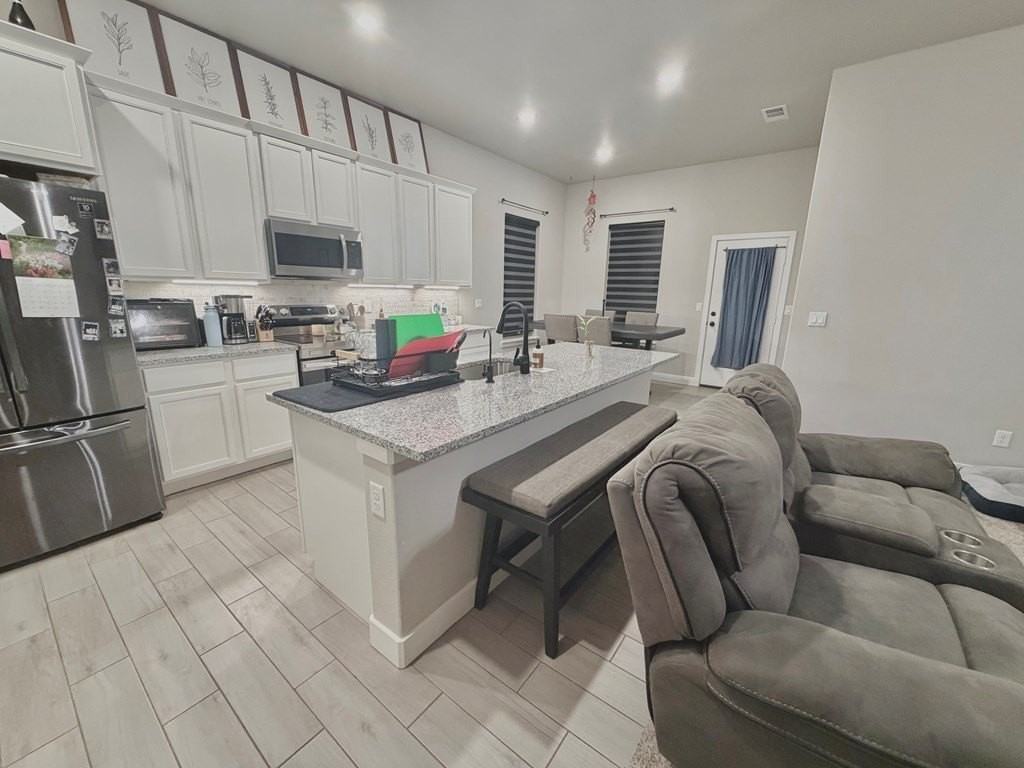 2409 Ranch Ave - Photo 3 of 27