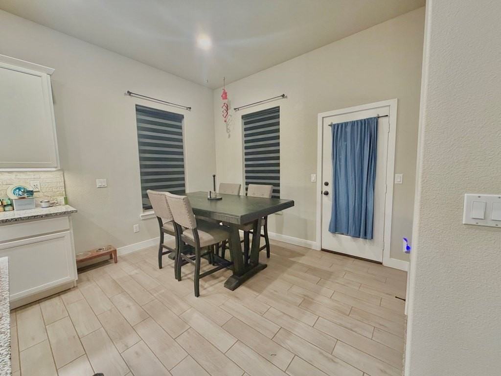 2409 Ranch Ave - Photo 5 of 27