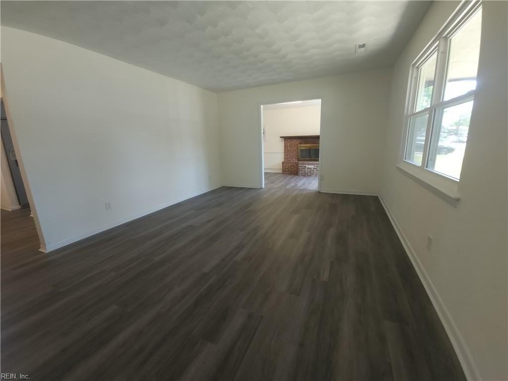 846 Drawbridge Dr - Photo 3 of 24