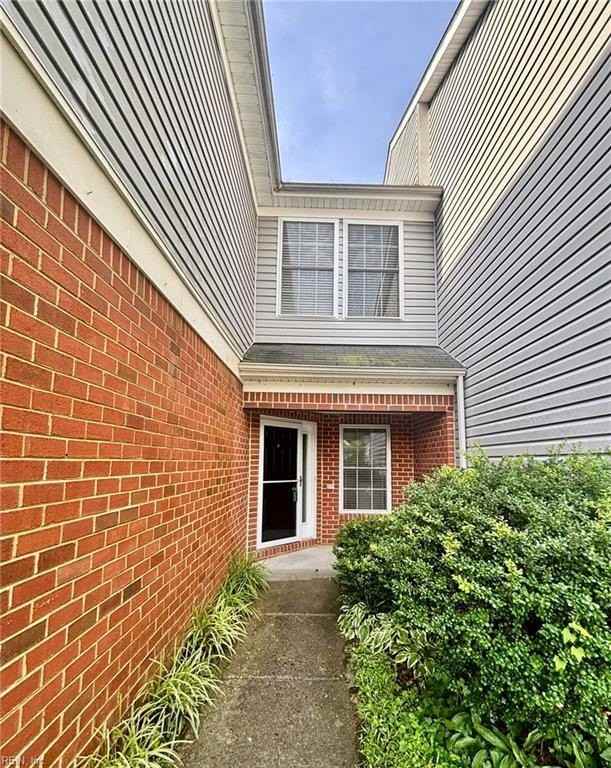 2307 Charing Cross Rd - Photo 4 of 21
