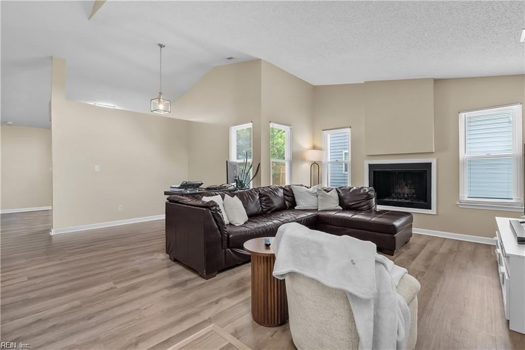 3852 Danville Ct - Photo 5 of 15