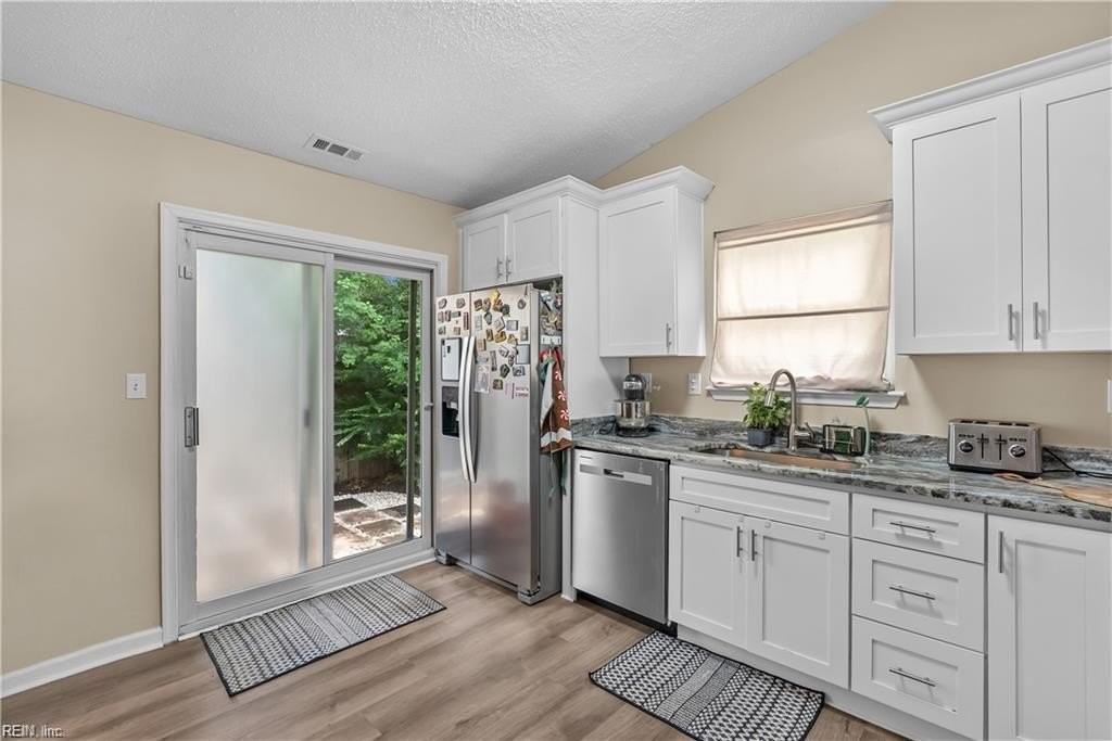 3852 Danville Ct - Photo 6 of 15