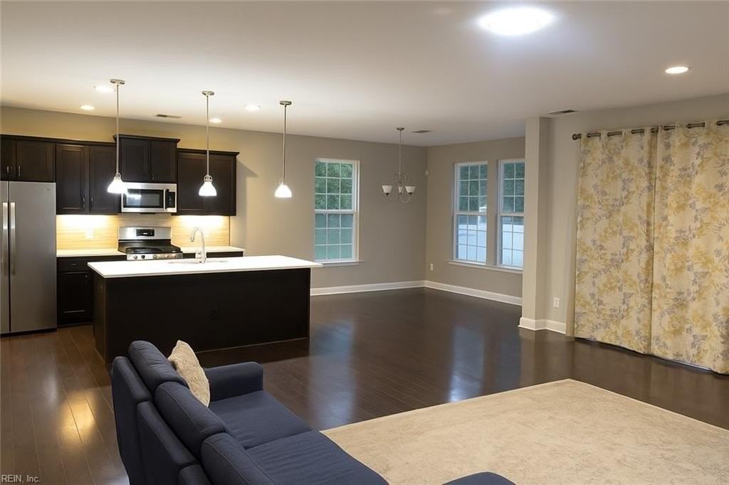 912 Lake Thrasher Dr - Photo 4 of 5