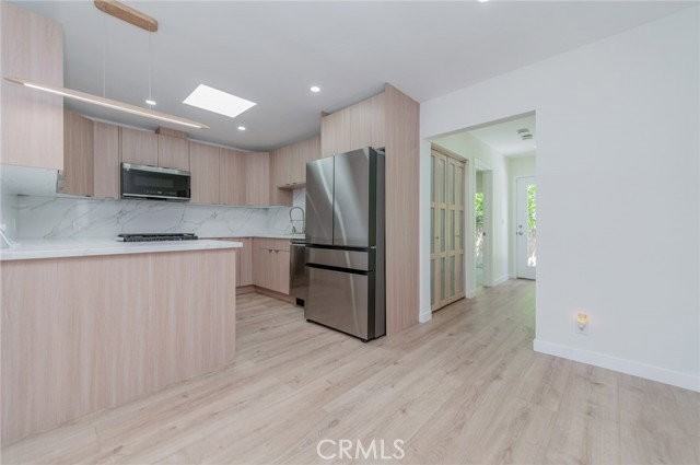 4534 Lennox Ave - Photo 5 of 8