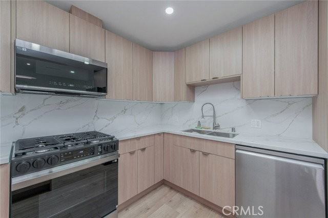 4534 Lennox Ave - Photo 7 of 8