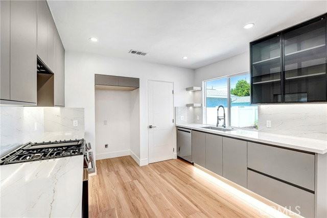 6722 Katherine Ave #6724 - Photo 6 of 6
