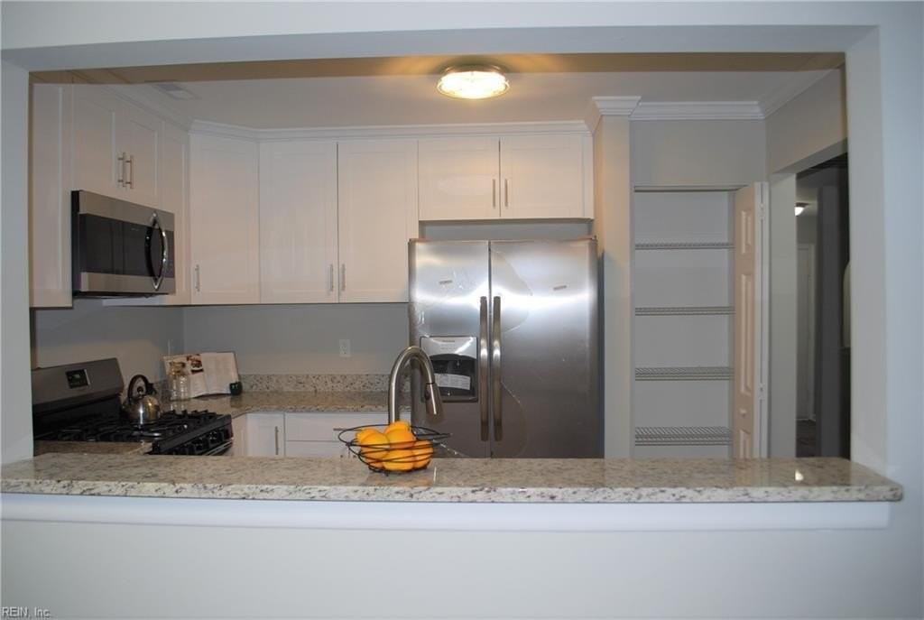 948 Allendale Dr - Photo 5 of 26