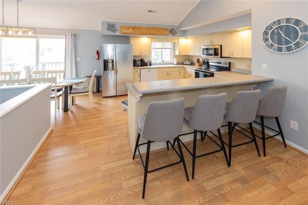 3048 Little Island Rd - Photo 4 of 14