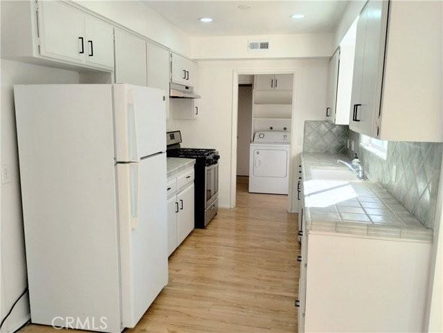 374 Grand Ave - Photo 7 of 8
