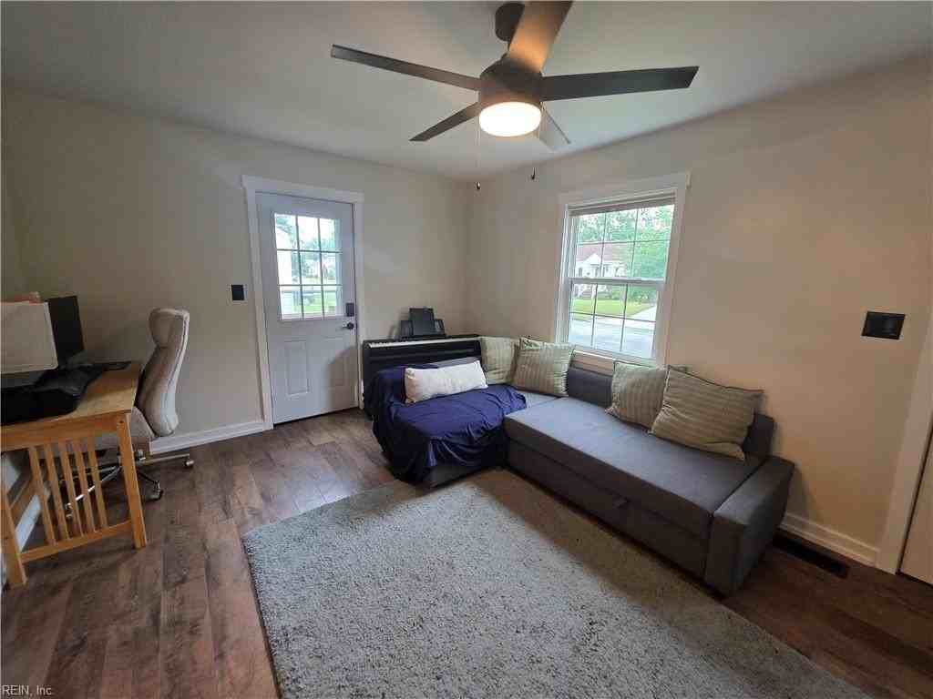 428 Gladstone Rd - Photo 5 of 22