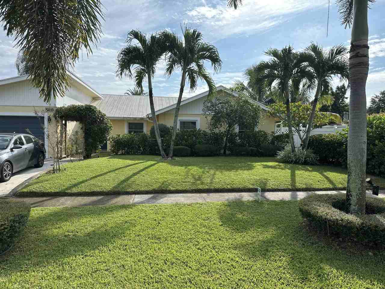 5010 Woodstone Cir N - Photo 3 of 29