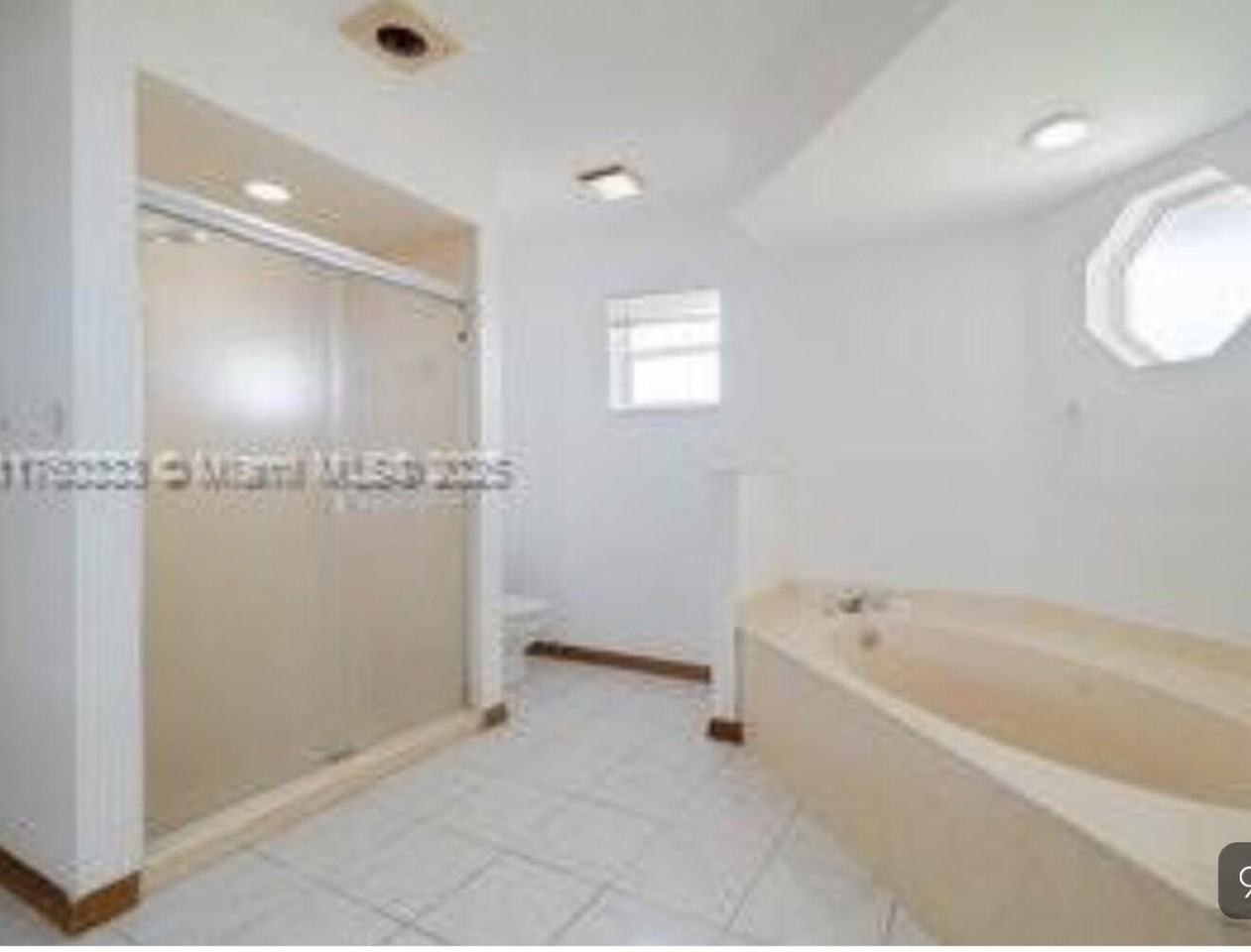 242 Se Duval Ave - Photo 5 of 14