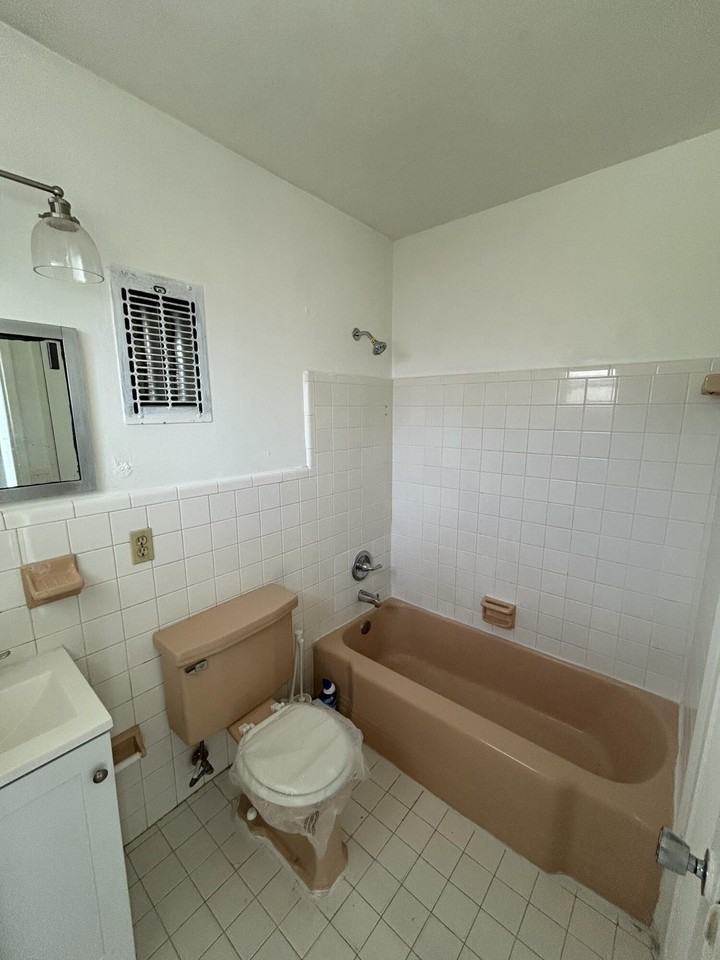 5881 Ne 18th Ave #2 - Photo 5 of 8