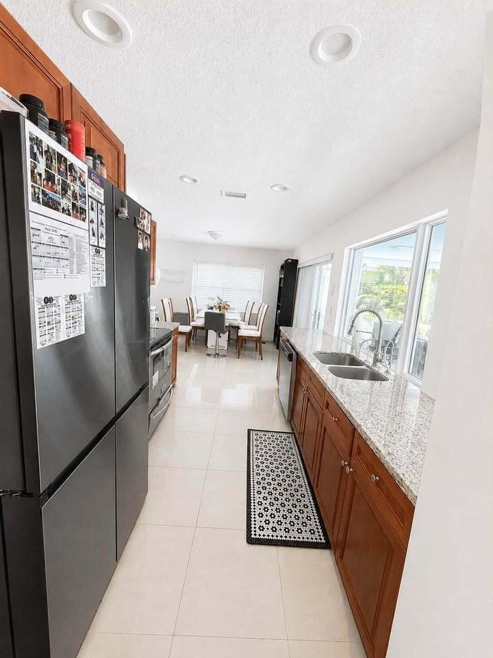 4291 Nw 42nd St - Photo 7 of 15