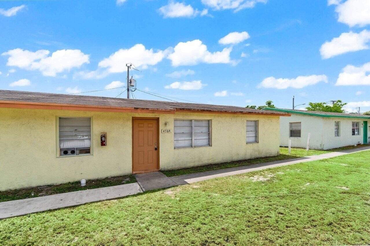 4764 Gulfstream Rd - Photo 3 of 20
