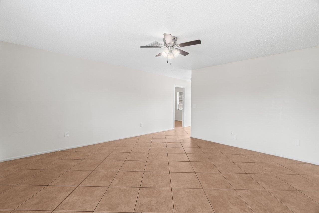 4764 Gulfstream Rd - Photo 5 of 20