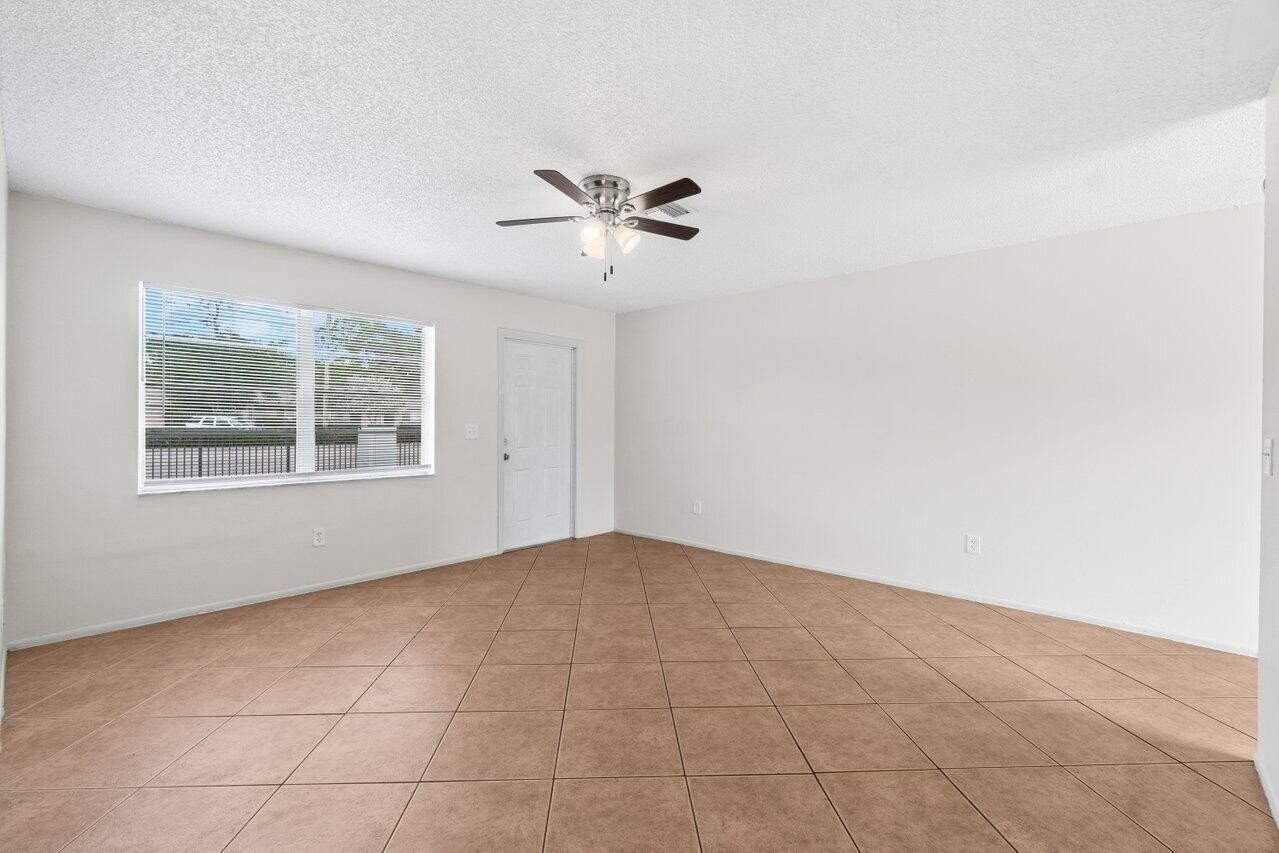 4764 Gulfstream Rd - Photo 6 of 20