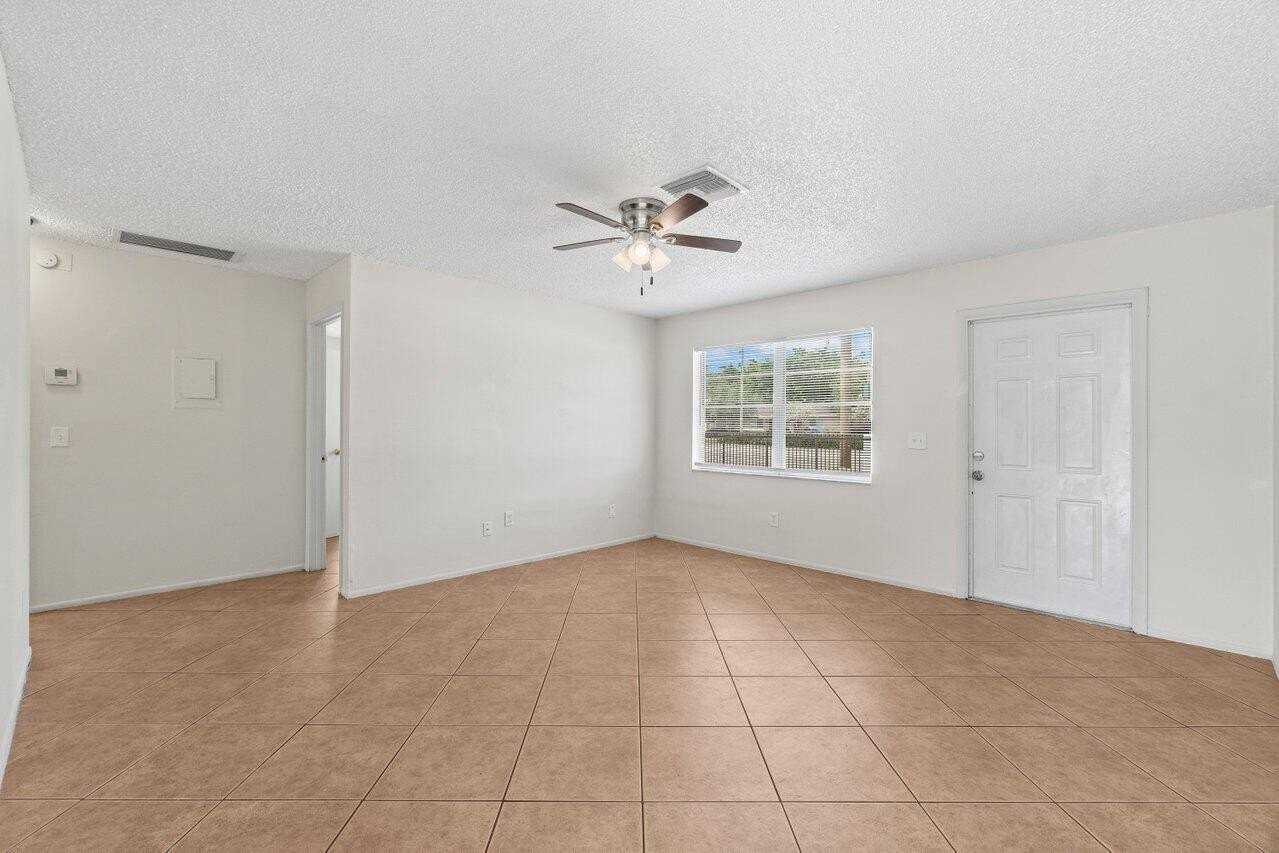 4764 Gulfstream Rd - Photo 7 of 20