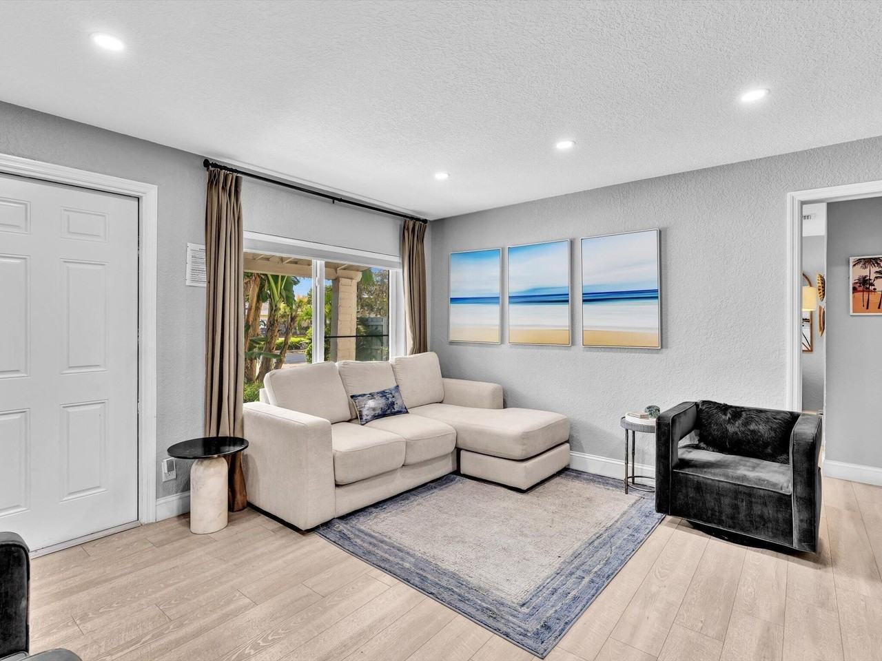 5365 N Andrews Ave - Photo 5 of 32