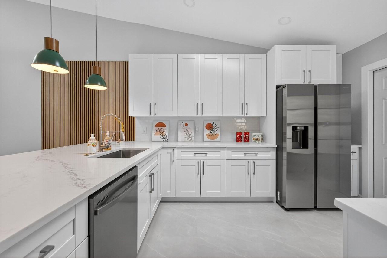 10924 Roebelini Palm Ct #A - Photo 4 of 32