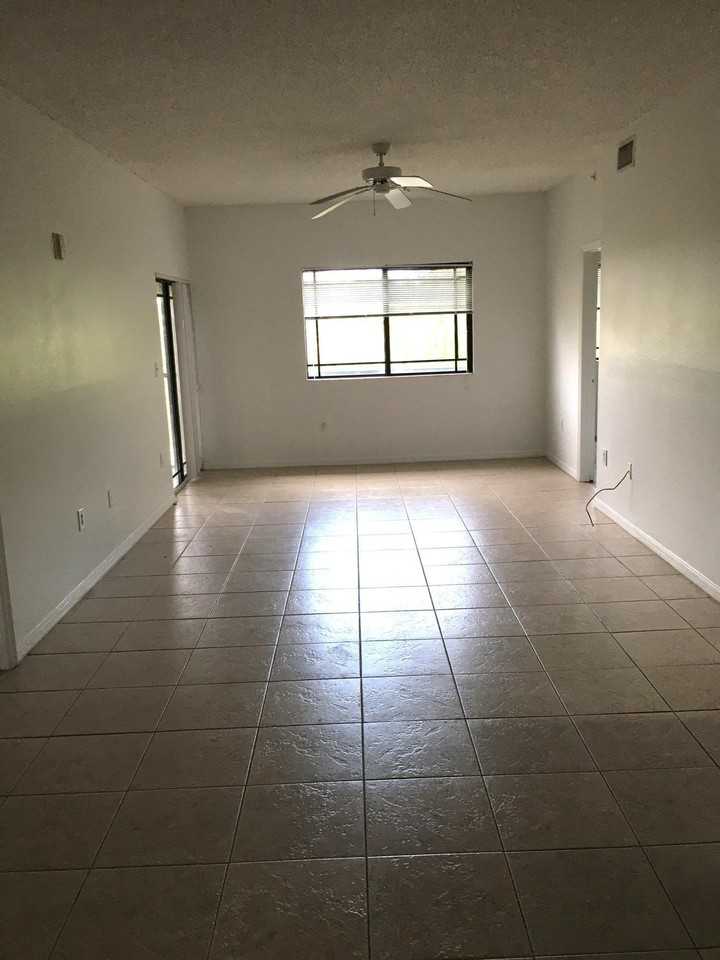 2801 Sarento Pl #302 - Photo 4 of 10
