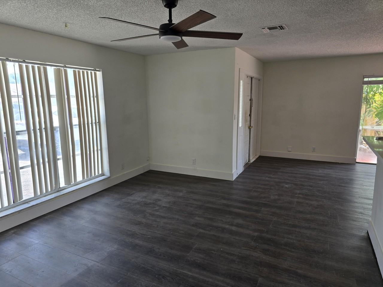 435 Sw 61st Ter - Photo 5 of 18